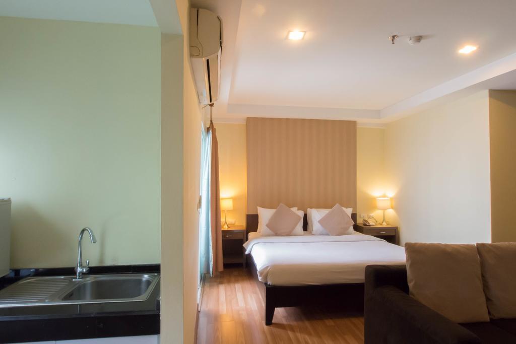The Platinum Suite Banguecoque Exterior foto