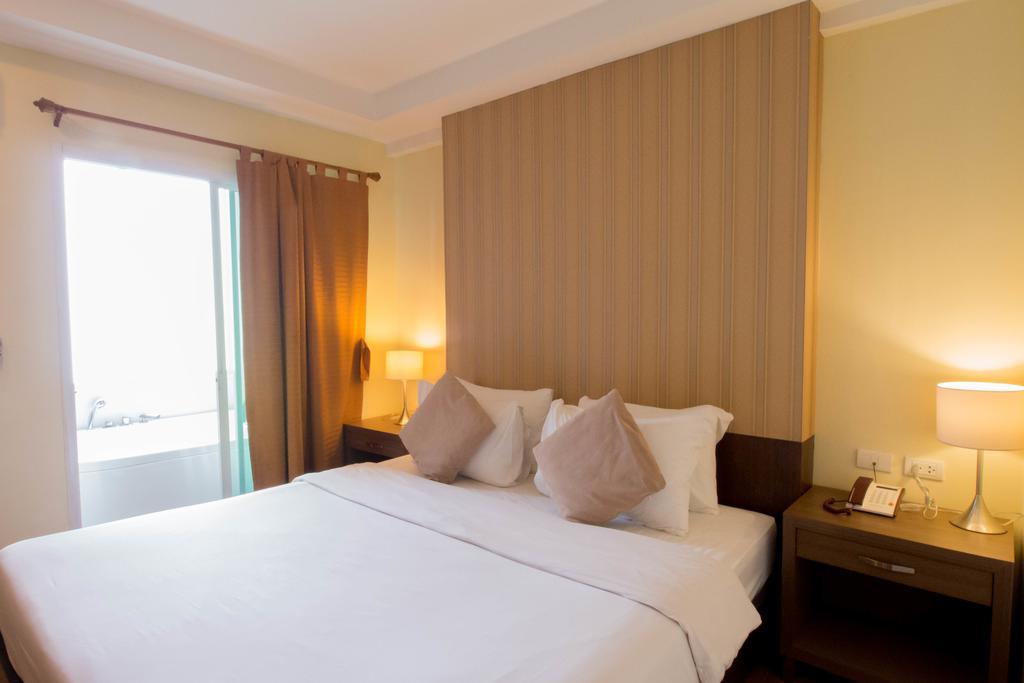 The Platinum Suite Banguecoque Exterior foto