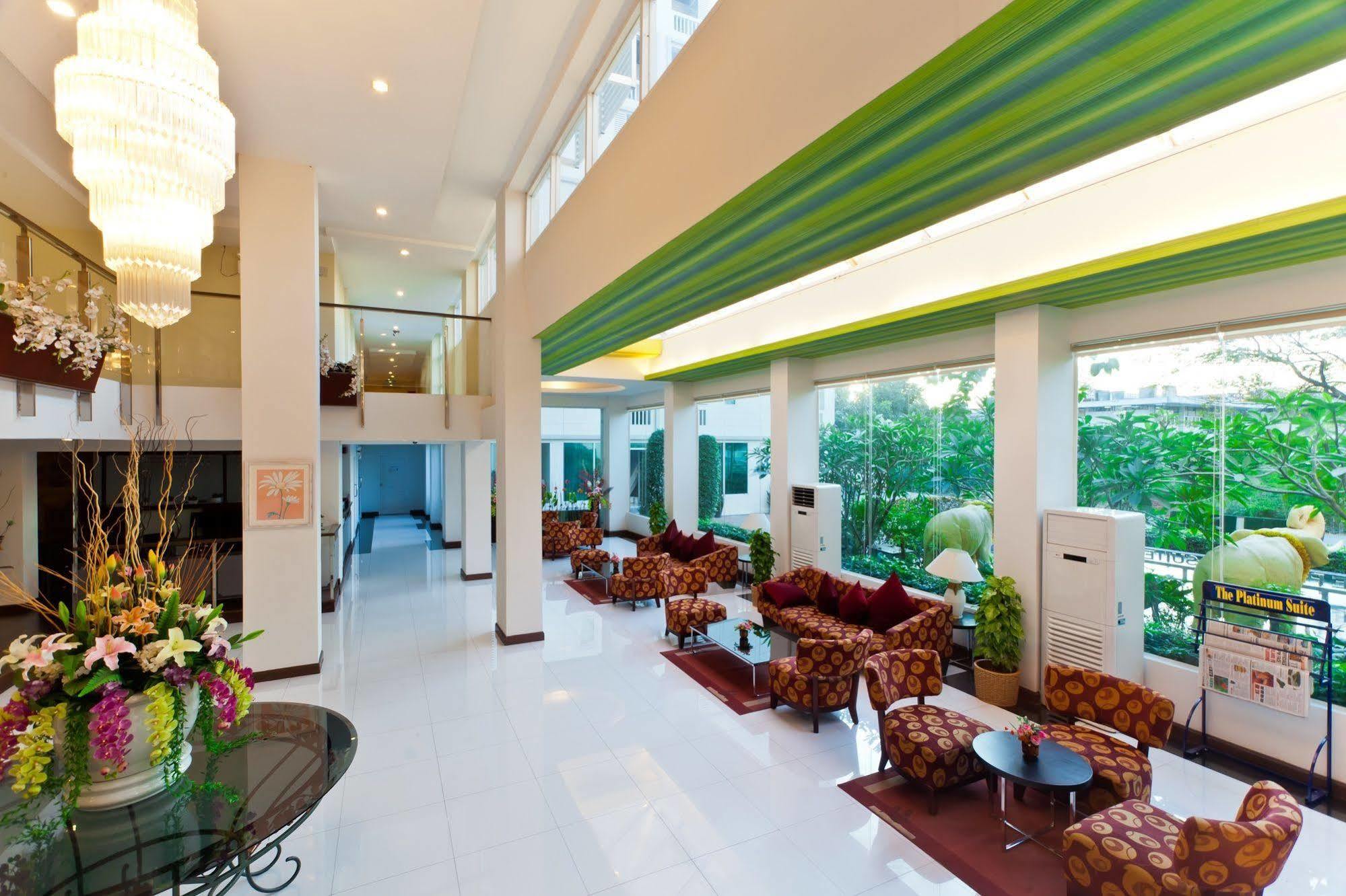 The Platinum Suite Banguecoque Exterior foto