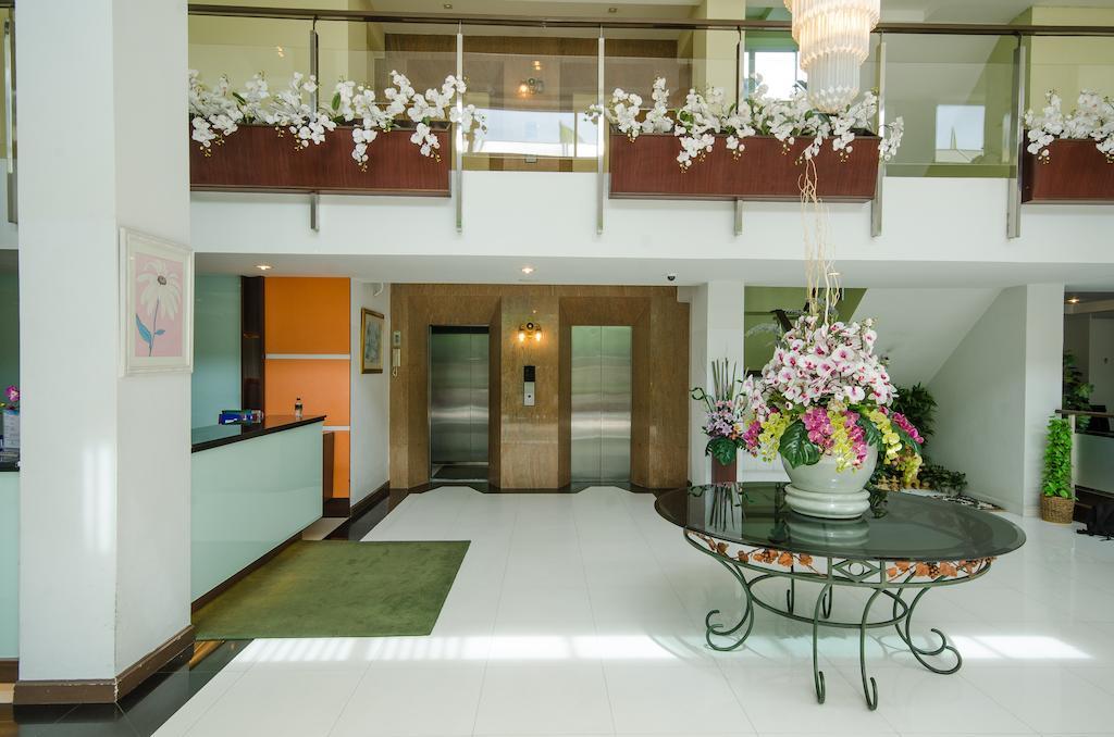 The Platinum Suite Banguecoque Exterior foto